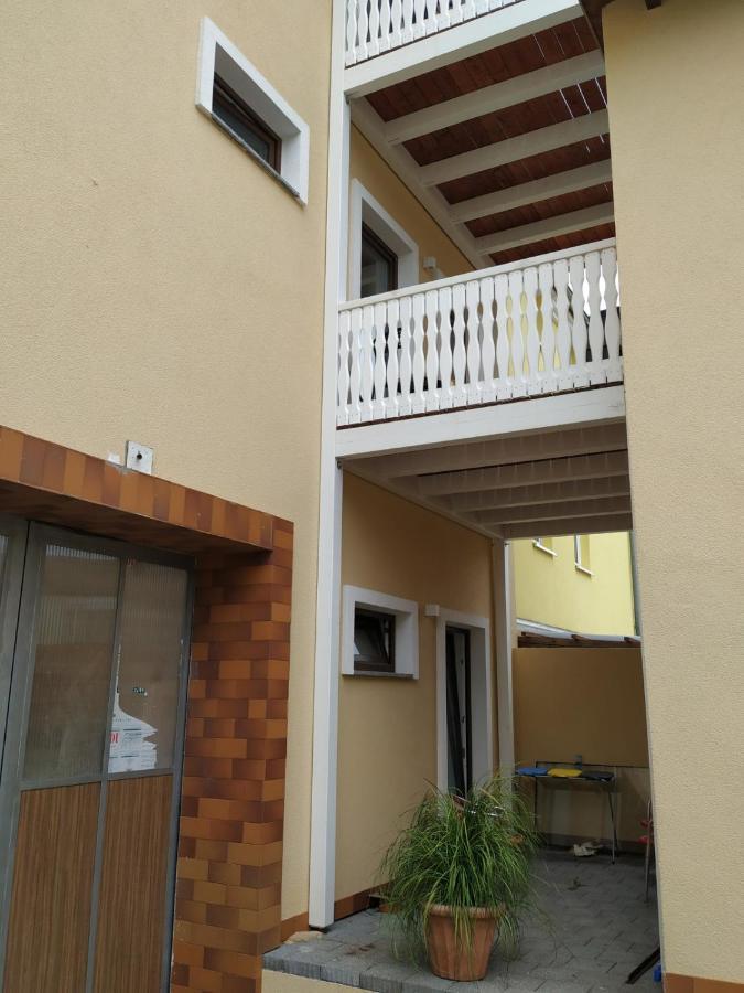 Mehrfamilien Haus Lägenhet Schkeuditz Exteriör bild