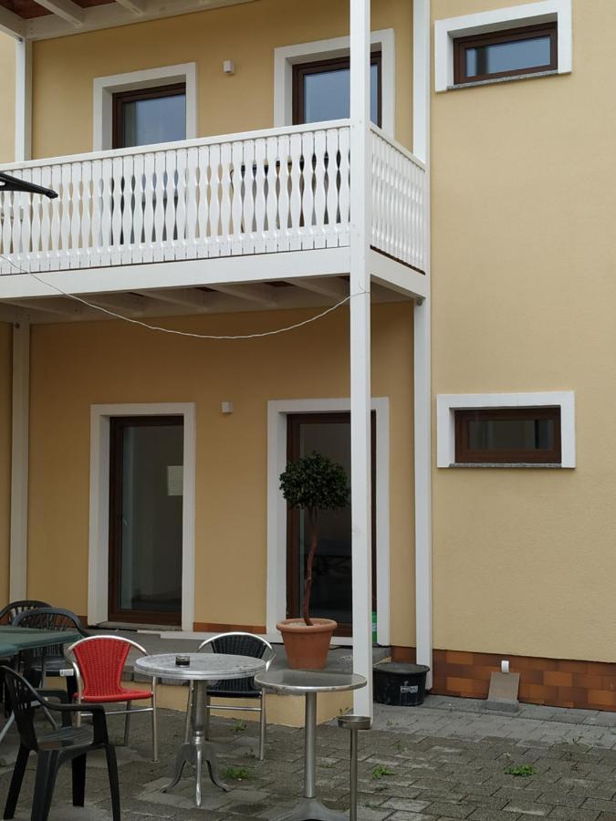 Mehrfamilien Haus Lägenhet Schkeuditz Exteriör bild