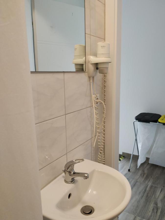 Mehrfamilien Haus Lägenhet Schkeuditz Exteriör bild